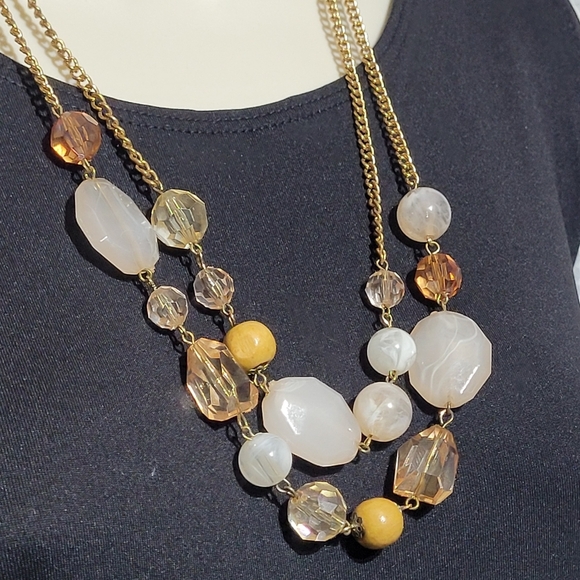 Pink & White Quartz and Alabaster Beaded Necklace - Picture 3 of 7